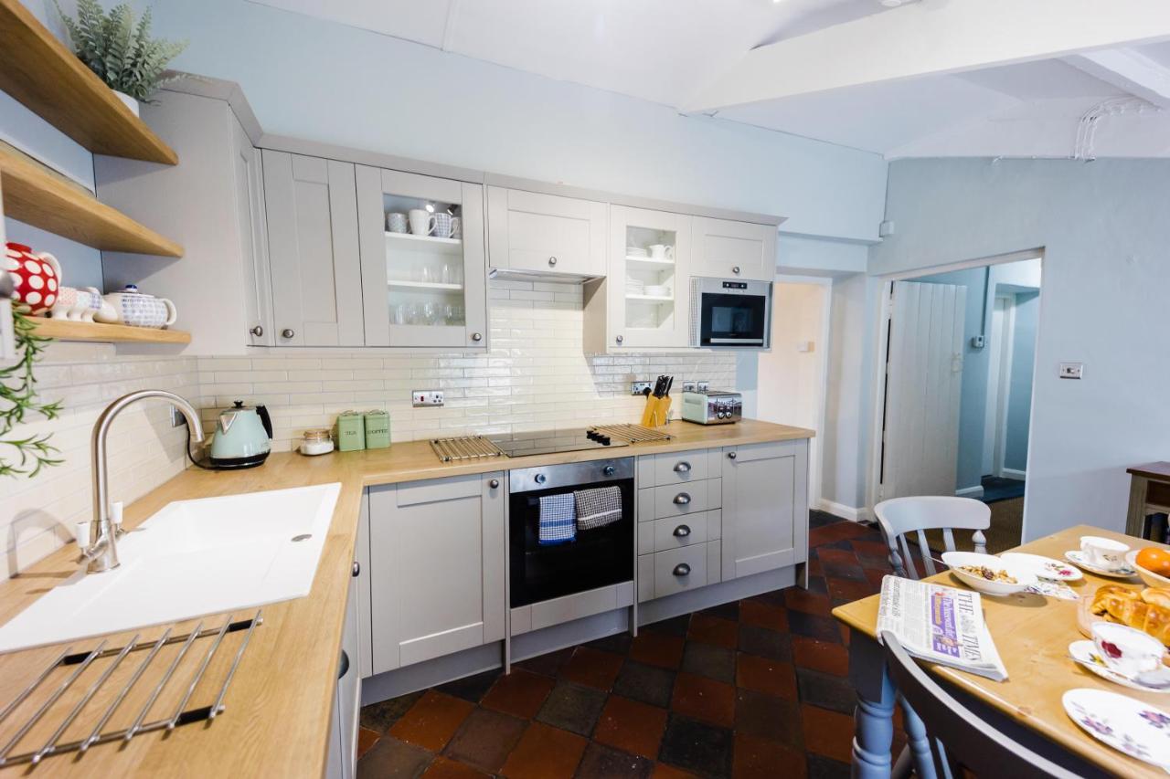 May Tree Cottage Manorbier 5 Mins From The Beach Sleeps 4 Buitenkant foto