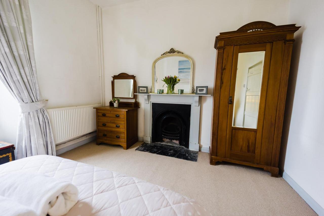 May Tree Cottage Manorbier 5 Mins From The Beach Sleeps 4 Buitenkant foto
