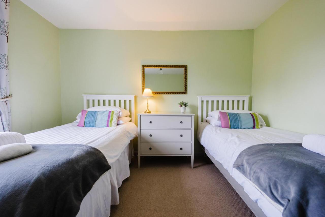 May Tree Cottage Manorbier 5 Mins From The Beach Sleeps 4 Buitenkant foto