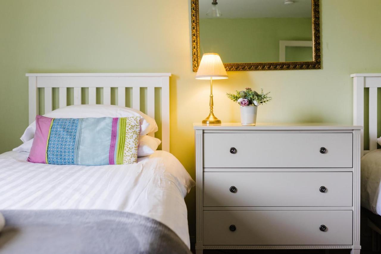 May Tree Cottage Manorbier 5 Mins From The Beach Sleeps 4 Buitenkant foto
