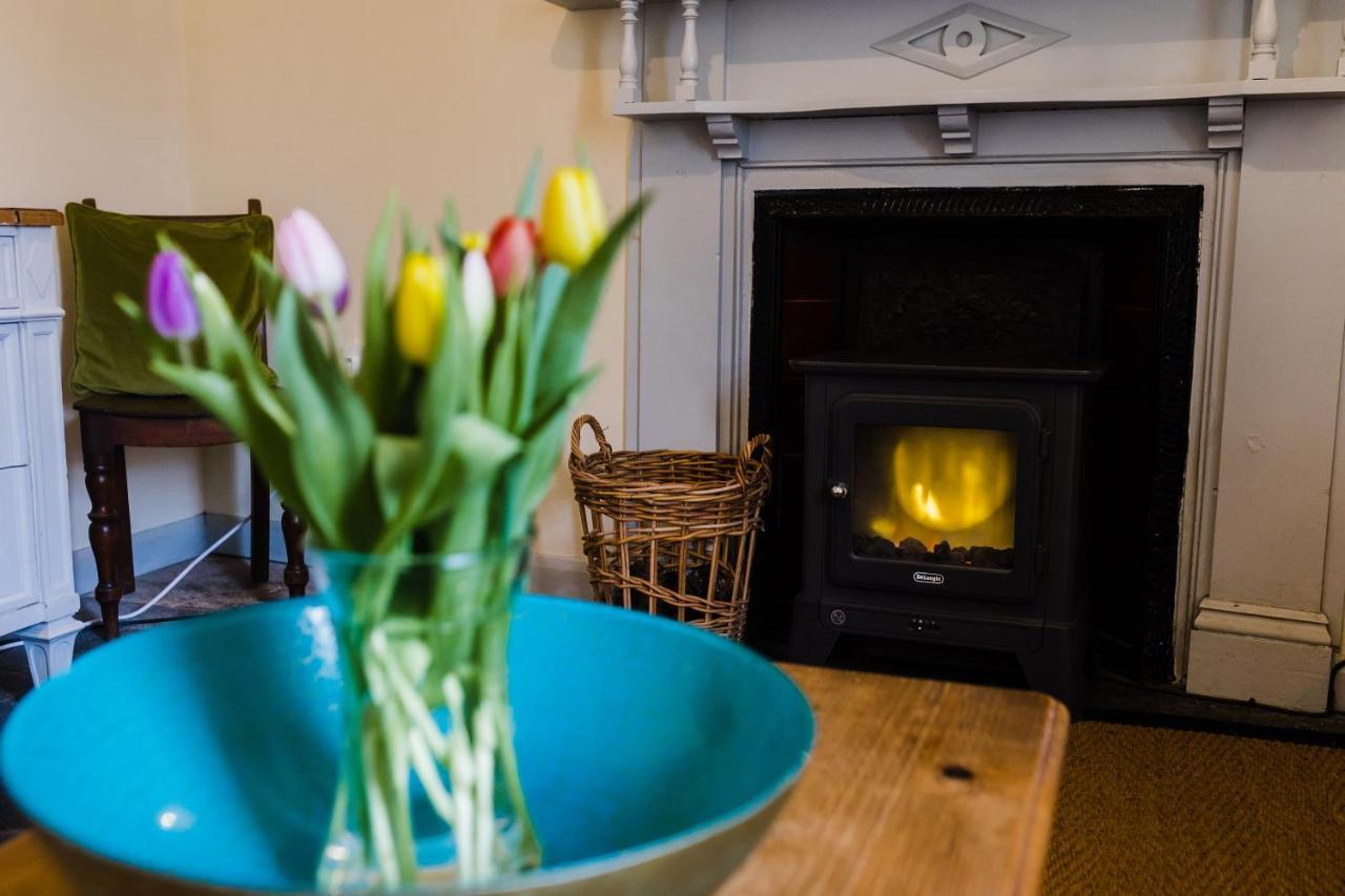May Tree Cottage Manorbier 5 Mins From The Beach Sleeps 4 Buitenkant foto