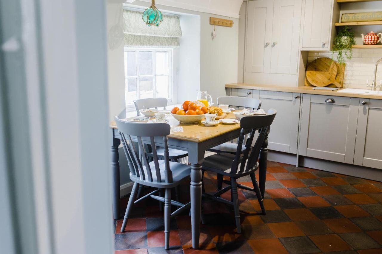 May Tree Cottage Manorbier 5 Mins From The Beach Sleeps 4 Buitenkant foto