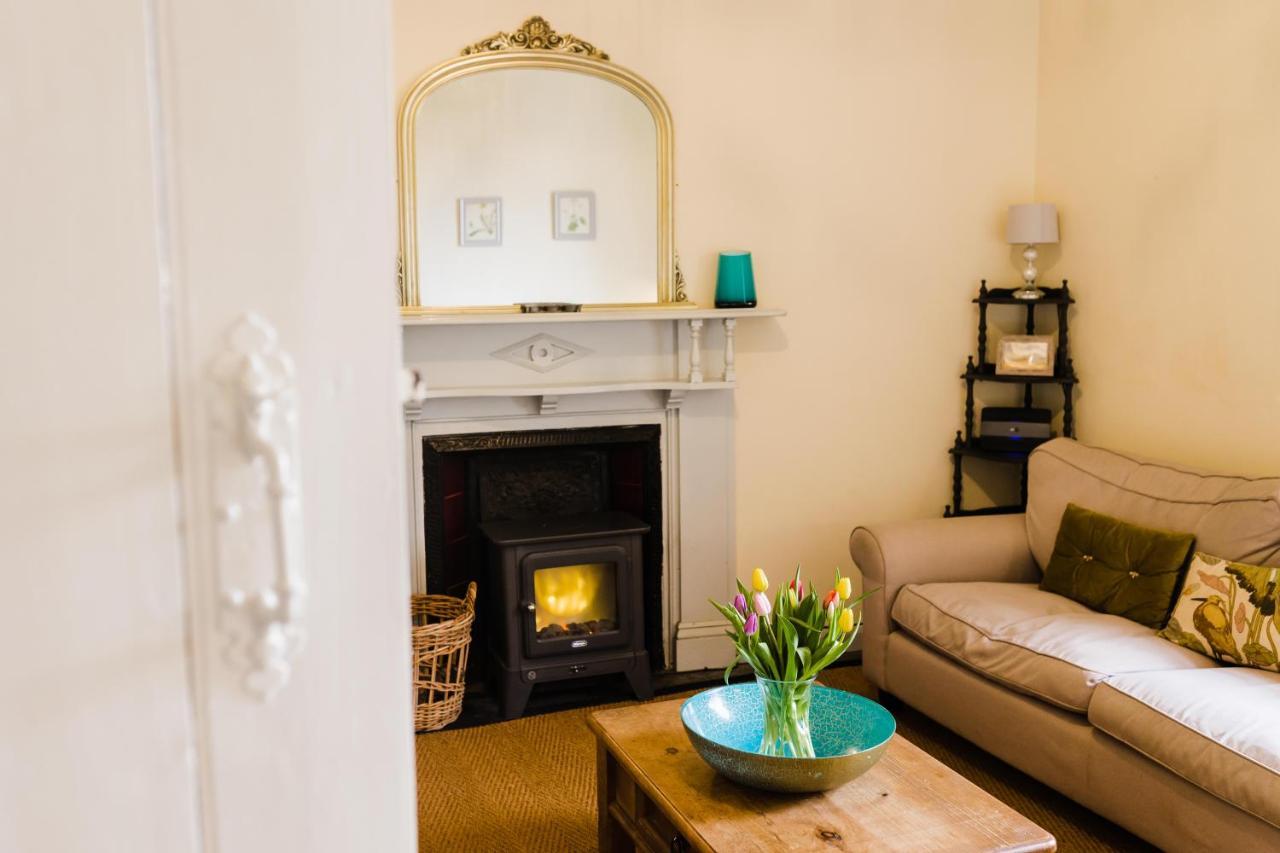 May Tree Cottage Manorbier 5 Mins From The Beach Sleeps 4 Buitenkant foto