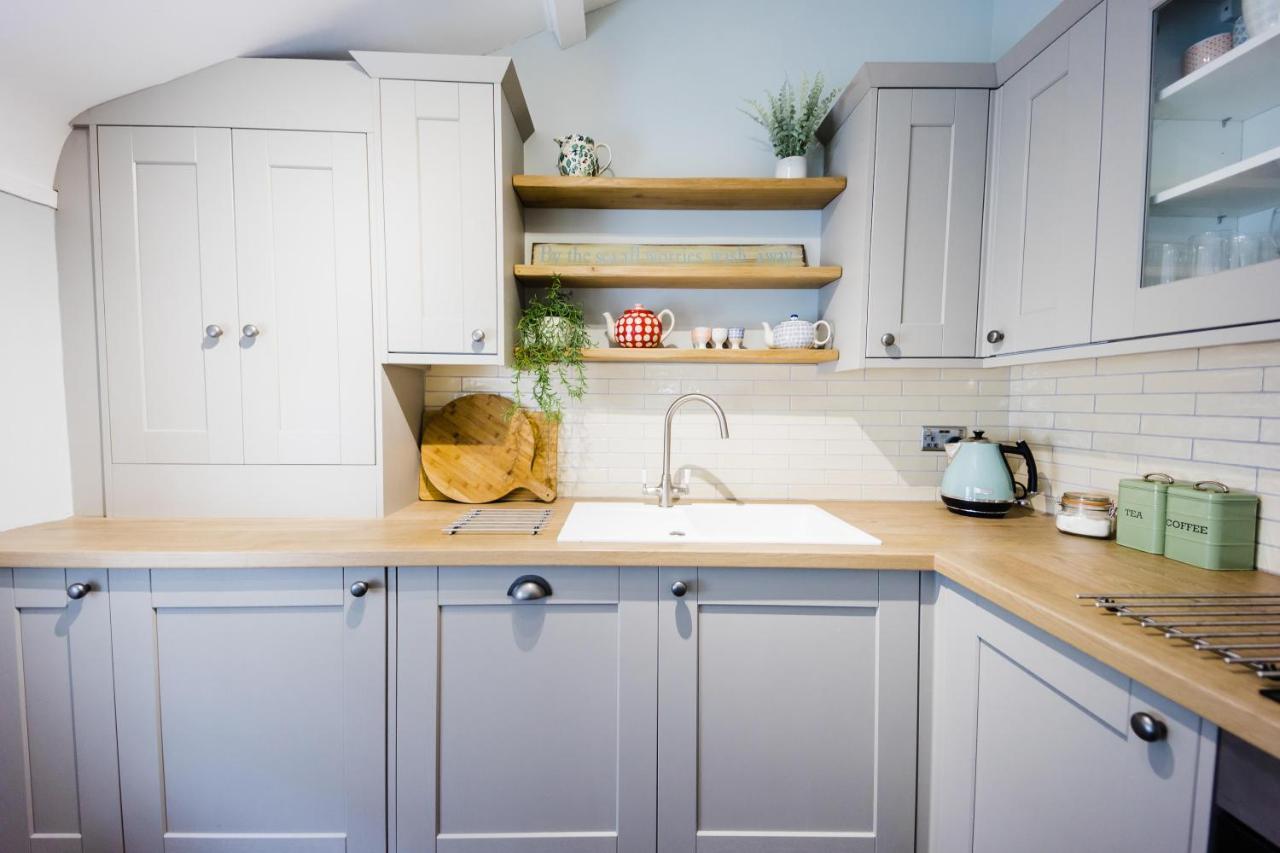 May Tree Cottage Manorbier 5 Mins From The Beach Sleeps 4 Buitenkant foto