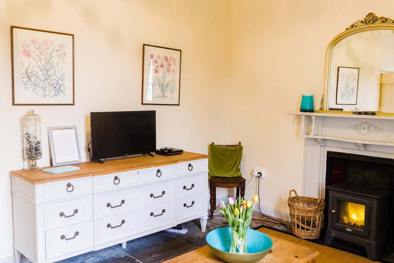 May Tree Cottage Manorbier 5 Mins From The Beach Sleeps 4 Buitenkant foto