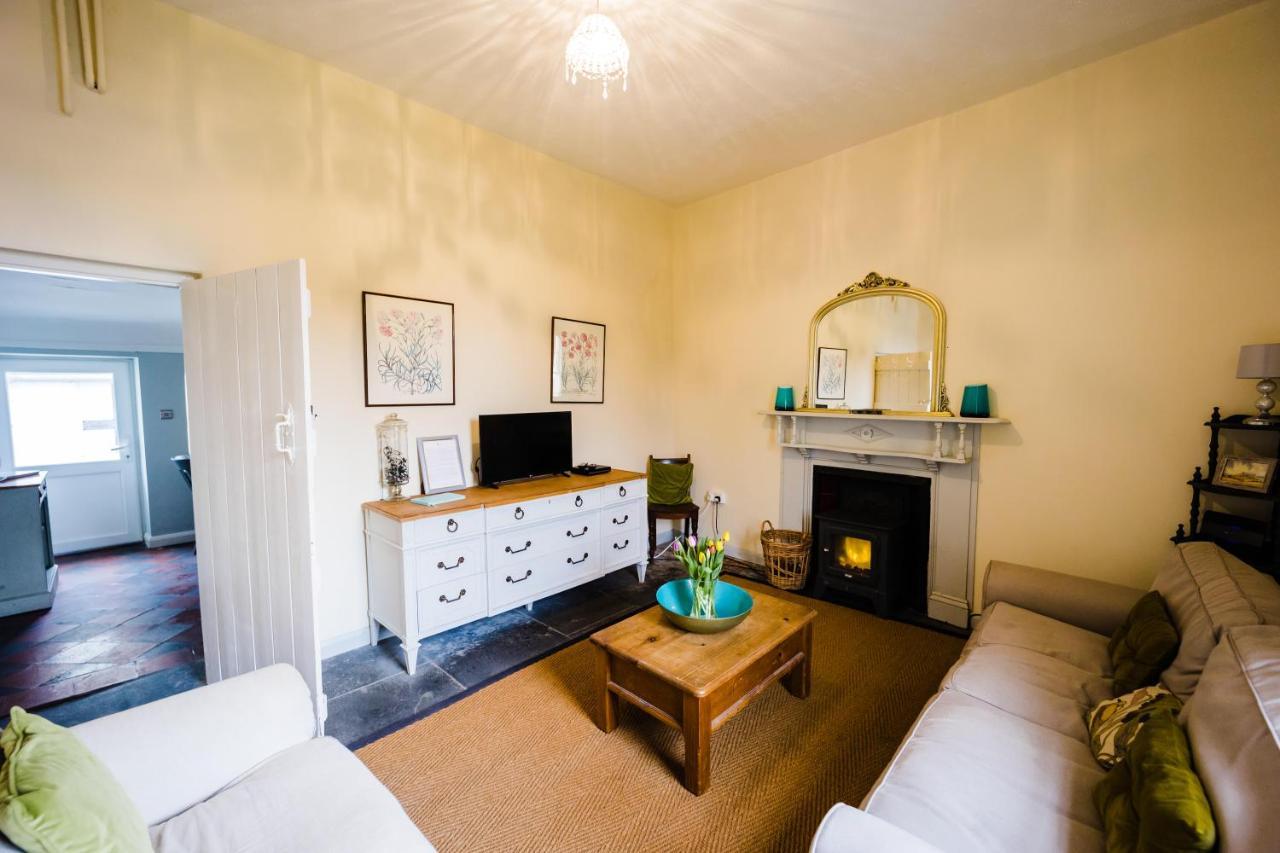May Tree Cottage Manorbier 5 Mins From The Beach Sleeps 4 Buitenkant foto