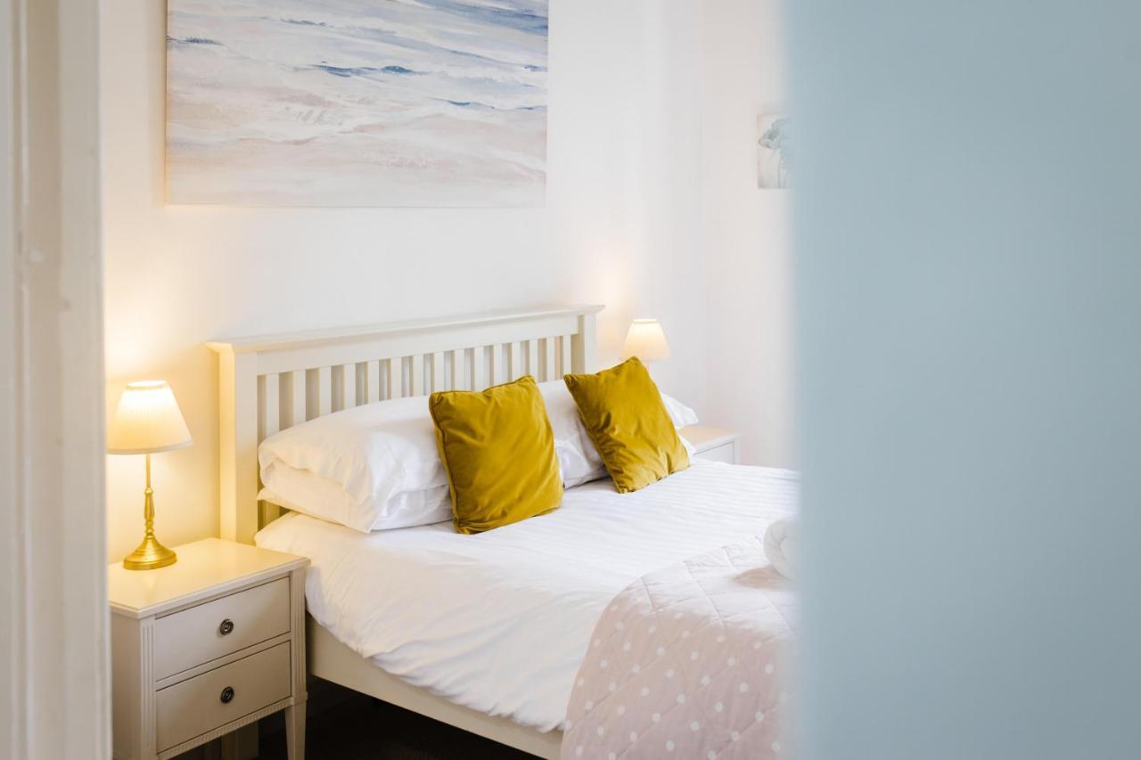 May Tree Cottage Manorbier 5 Mins From The Beach Sleeps 4 Buitenkant foto