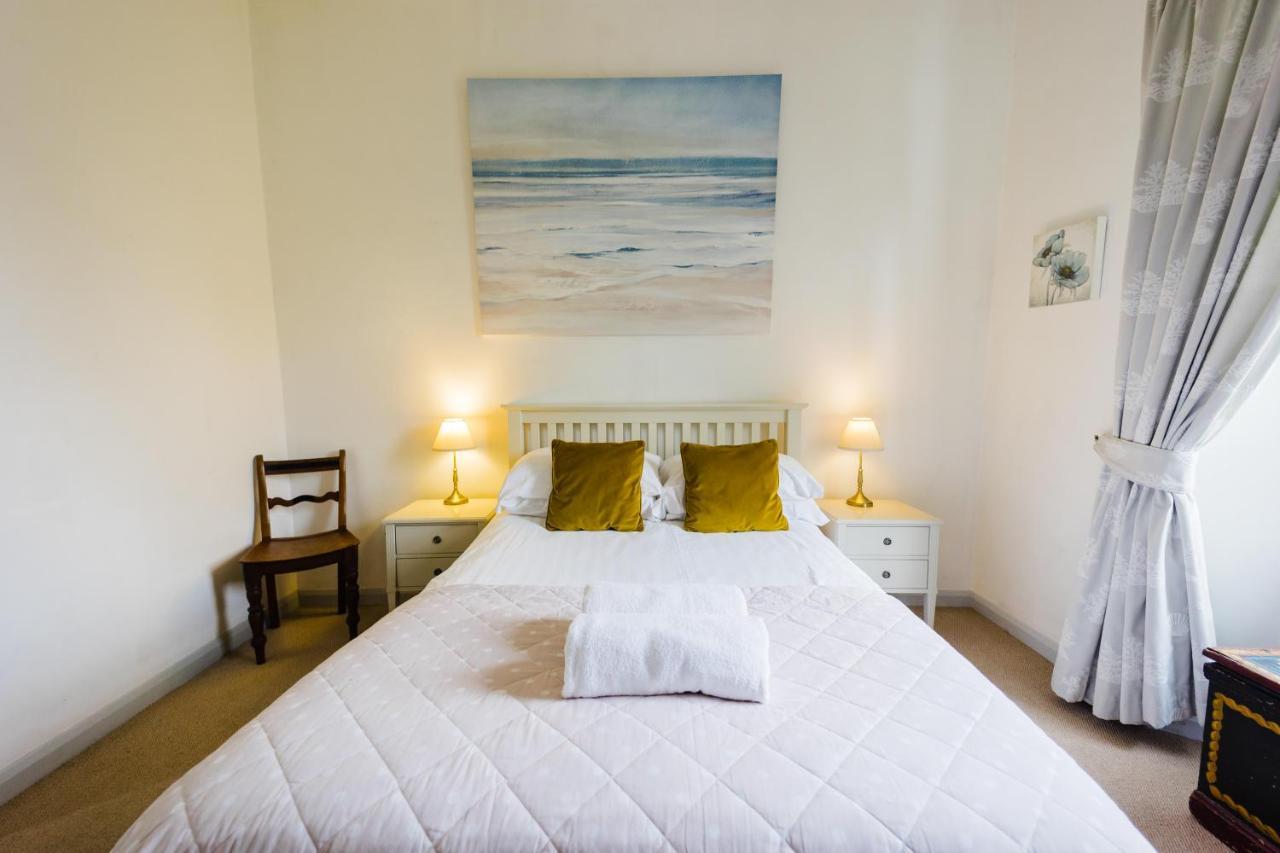 May Tree Cottage Manorbier 5 Mins From The Beach Sleeps 4 Buitenkant foto