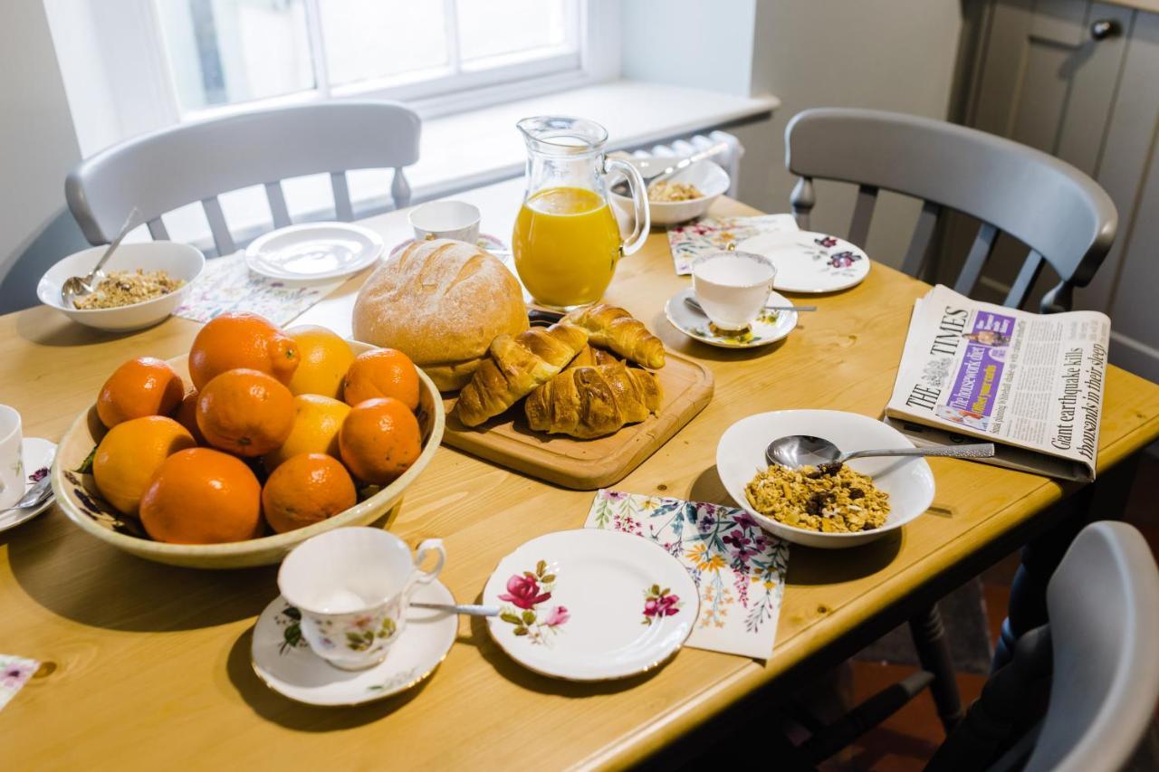 May Tree Cottage Manorbier 5 Mins From The Beach Sleeps 4 Buitenkant foto