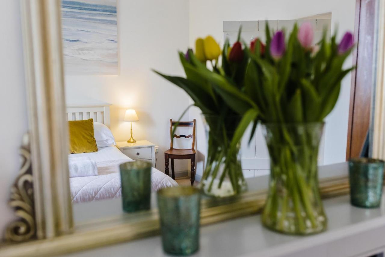May Tree Cottage Manorbier 5 Mins From The Beach Sleeps 4 Buitenkant foto