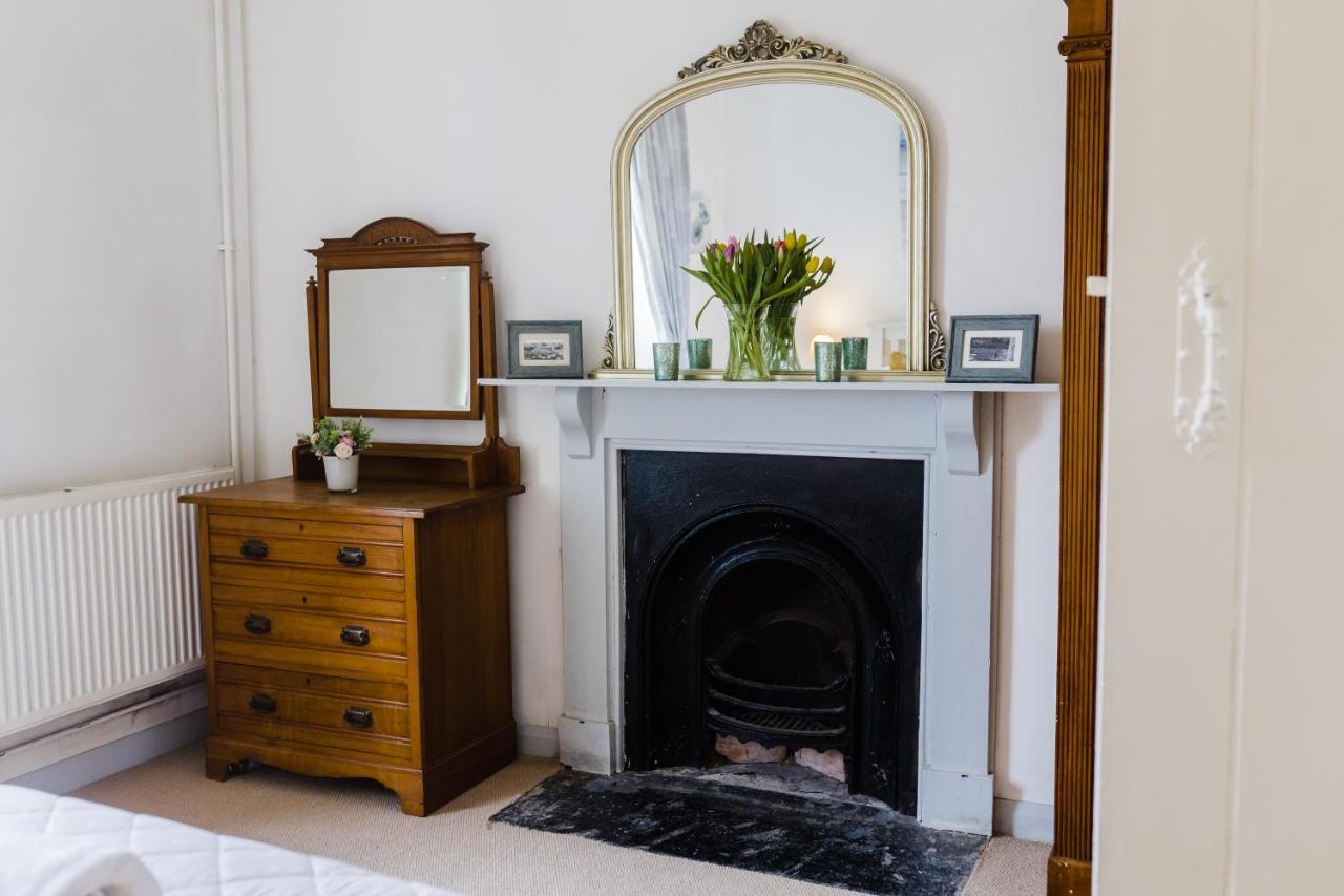 May Tree Cottage Manorbier 5 Mins From The Beach Sleeps 4 Buitenkant foto